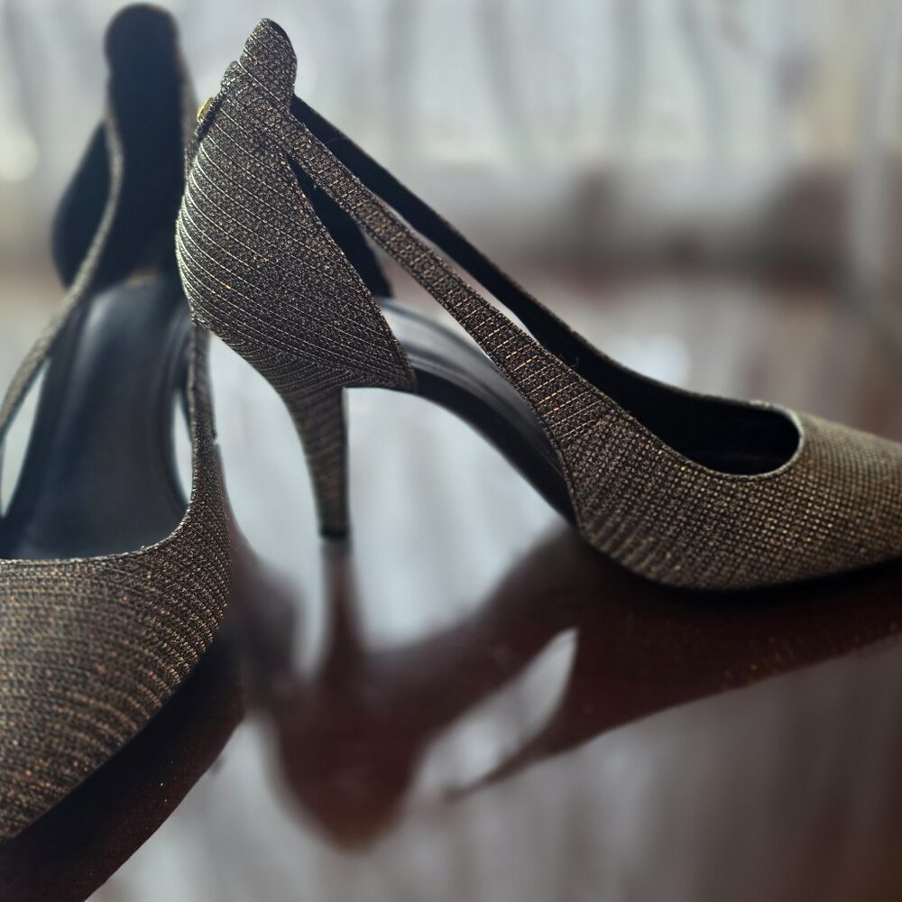 Shoes - Picture 2 of 3